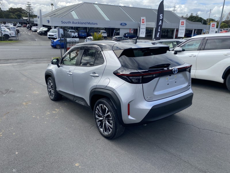 2021 Toyota Yaris Cross Cross 1.5 Hybrid Z 4WD... image 5