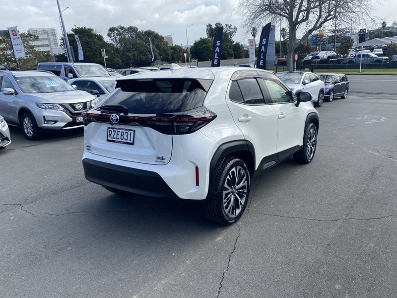 2021 Toyota Yaris Cross Cross 1.5 Hybrid Z 4WD image 2