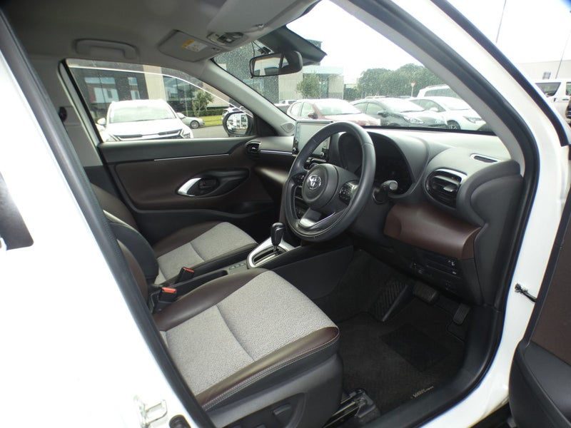 2021 Toyota Yaris Cross Cross 1.5 Hybrid Z 5 Dr... image 2