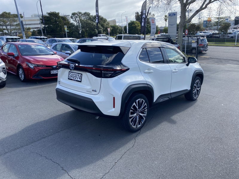 2021 Toyota Yaris Cross Cross 1.5 Hybrid Z 5 Dr... image 2