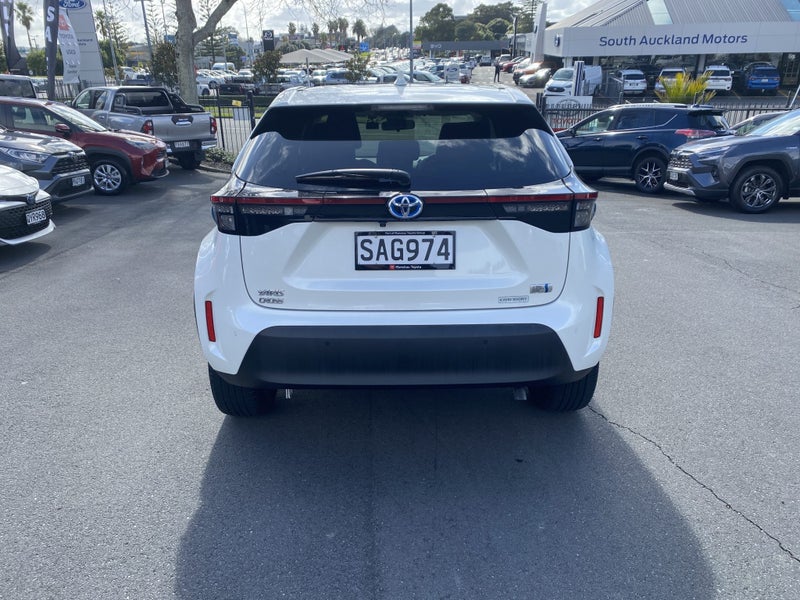 2021 Toyota Yaris Cross Cross 1.5 Hybrid Z 5 Dr... image 3
