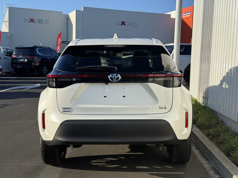 2021 Toyota Yaris Cross Cross 1.5 Hybrid Z 5 Dr... image 5
