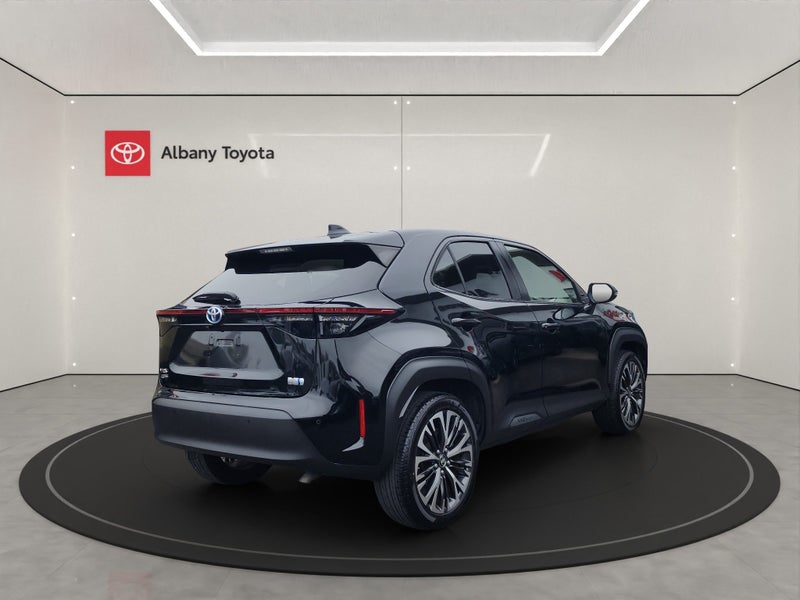2021 Toyota Yaris Cross Cross 1.5 Hybrid Z 5 Dr... image 3