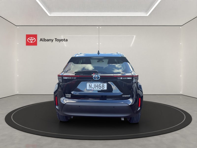 2021 Toyota Yaris Cross GX 1.5P HV ECVT FWD SUV... image 4