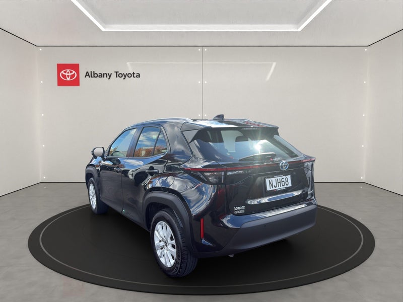 2021 Toyota Yaris Cross GX 1.5P HV ECVT FWD SUV... image 5