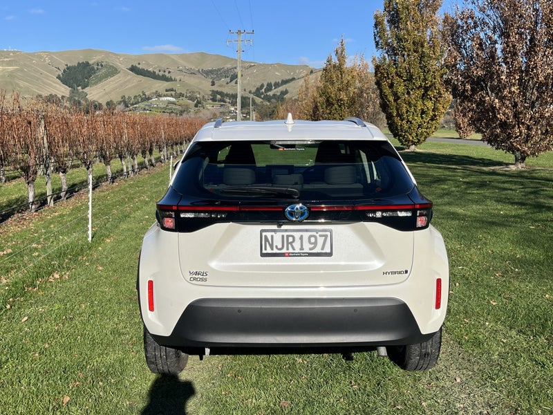2021 Toyota Yaris Cross GX 1.5P HV ECVT FWD SUV... image 5