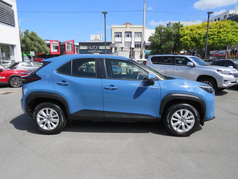 2021 Toyota Yaris Cross GX 1.5P HV ECVT FWD SUV image 3