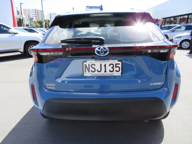 2021 Toyota Yaris Cross GX 1.5P HV ECVT FWD SUV image 5