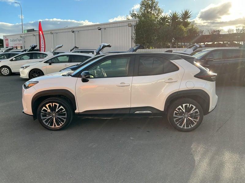 2021 Toyota Yaris Cross Hybrid SUV image 5