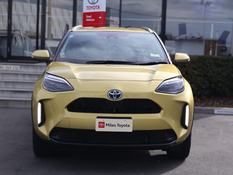 2021 Toyota Yaris Cross Hybrid Z 1.5L SUV Autom... image 2