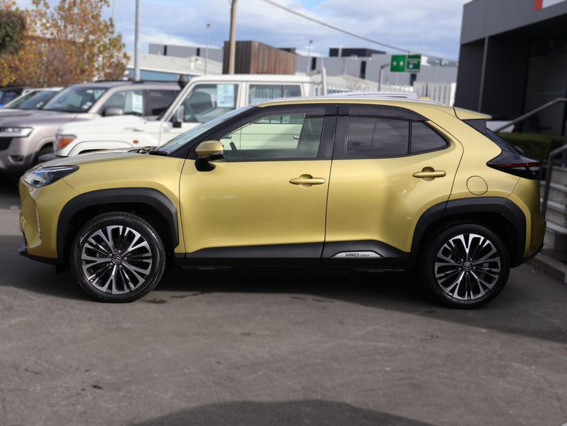 2021 Toyota Yaris Cross Hybrid Z 1.5L SUV Autom... image 4