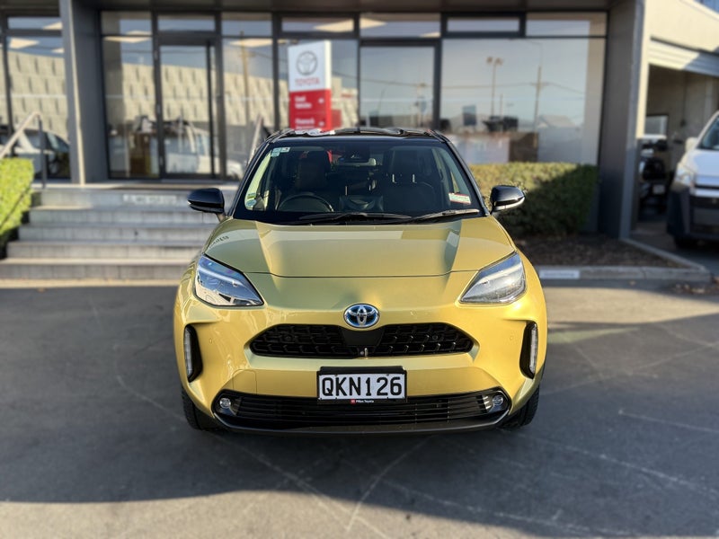 2021 Toyota Yaris Cross Hybrid Z AWD/4WD, Push... image 2