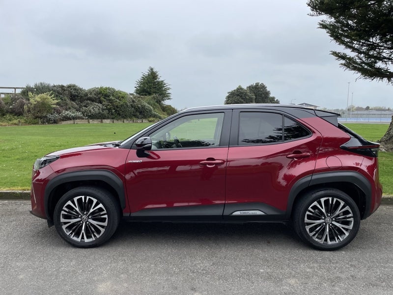 2021 Toyota Yaris Cross Limited 1.5P Hybrid Aut... image 2