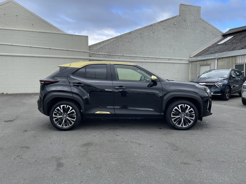 2021 Toyota Yaris Cross Z Hybrid AWD image 3