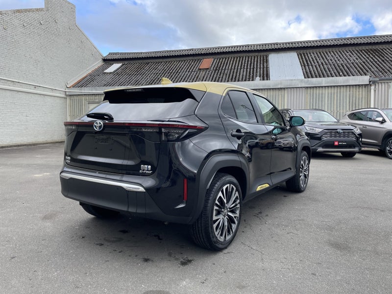 2021 Toyota Yaris Cross Z Hybrid AWD image 4