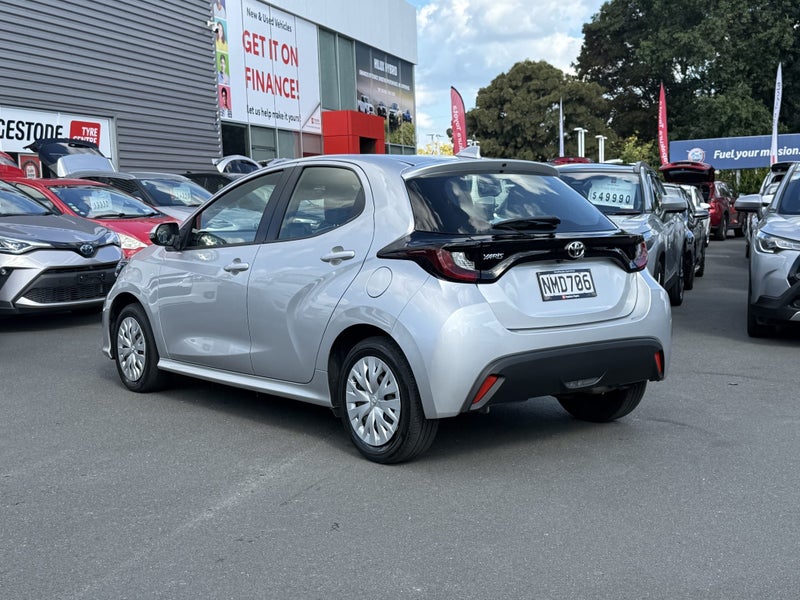 2021 Toyota Yaris GX 1.5L image 3