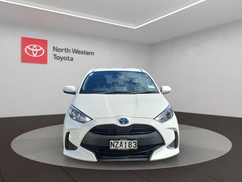 2021 Toyota Yaris GX 1.5L Hybrid FWD Hatchback image 2