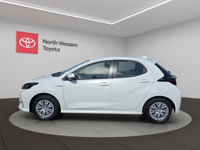 2021 Toyota Yaris GX 1.5L Hybrid FWD Hatchback image 4