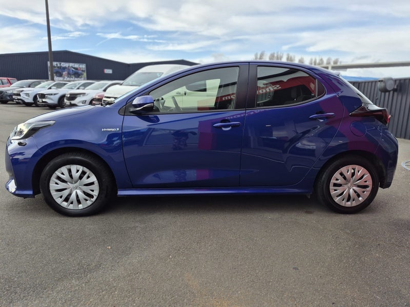 2021 Toyota Yaris GX 1.5P Hybrid FWD Automatic... image 5