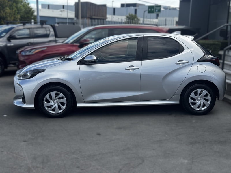 2021 Toyota Yaris GX HYBRID, Hatchback, Push Start image 4