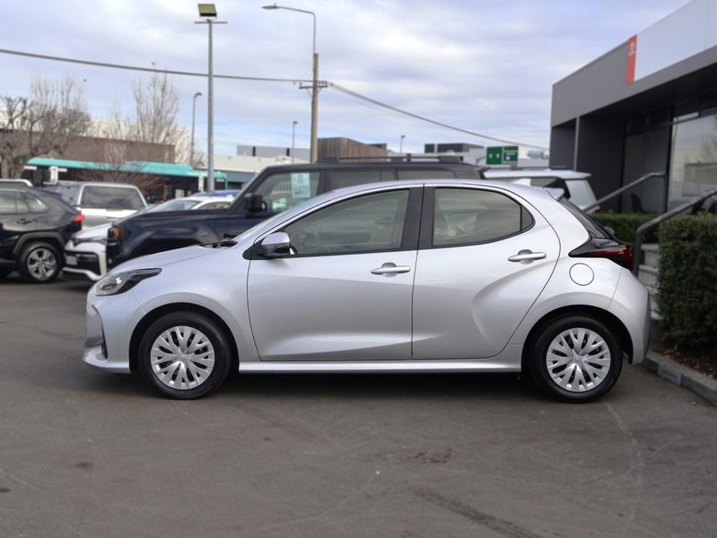 2021 Toyota Yaris GX, Petrol image 4