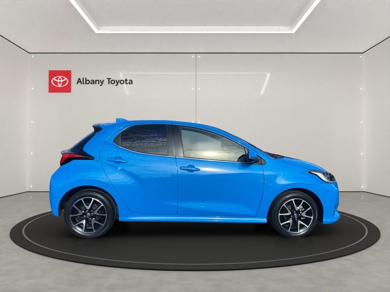 2021 Toyota Yaris Hybrid image 2