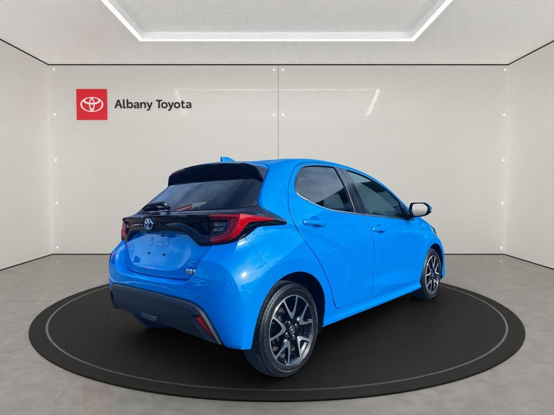 2021 Toyota Yaris Hybrid image 3