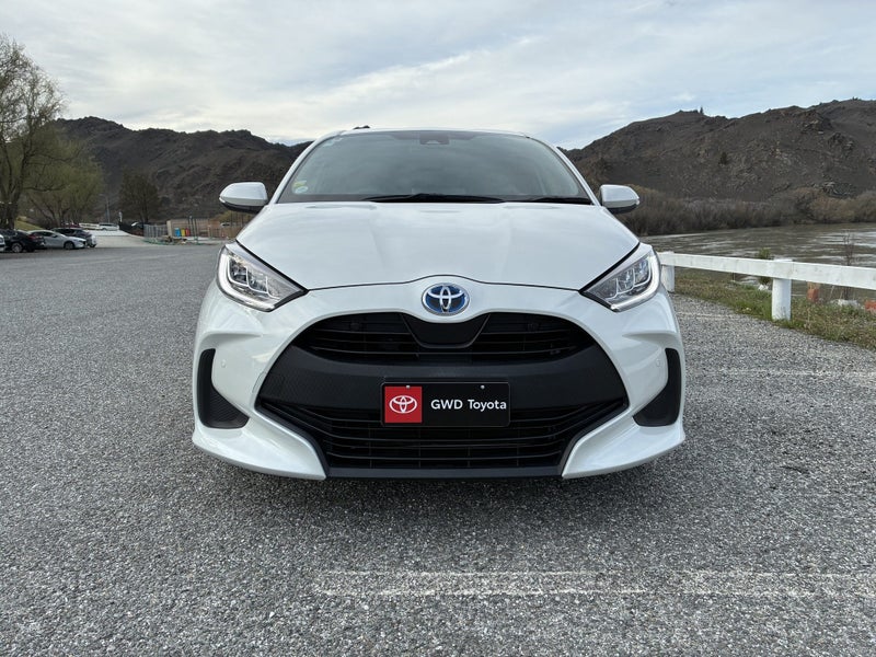 2021 Toyota Yaris Hybrid image 2