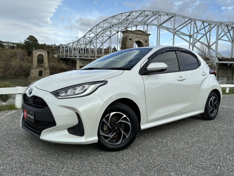 2021 Toyota Yaris Hybrid image 3