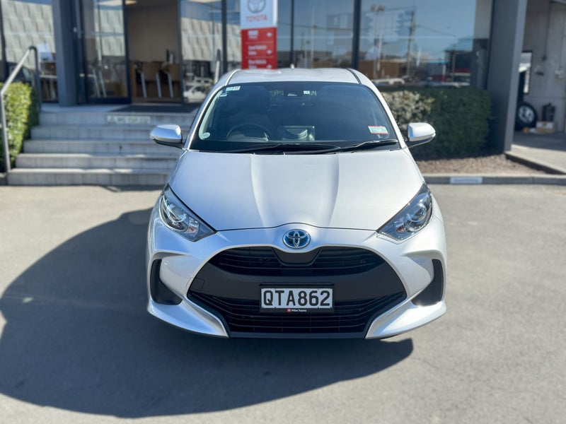2021 Toyota Yaris HYBRID X, Hatchback image 2