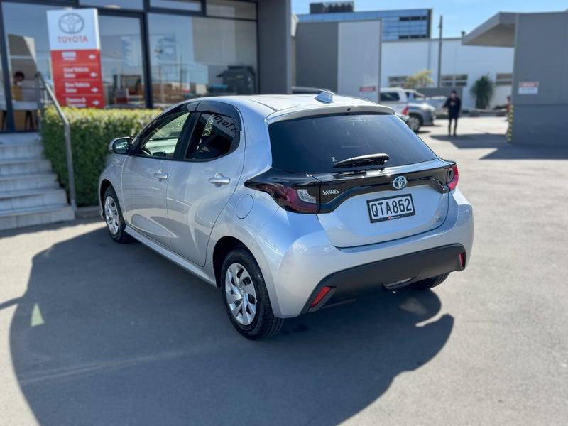 2021 Toyota Yaris HYBRID X, Hatchback image 5