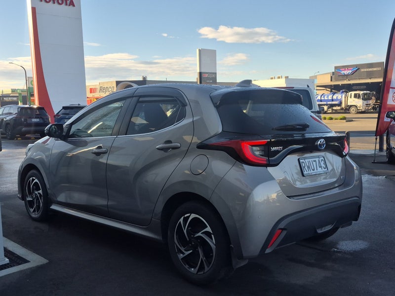 2021 Toyota Yaris Z 1.5P HYBRID Auto image 5