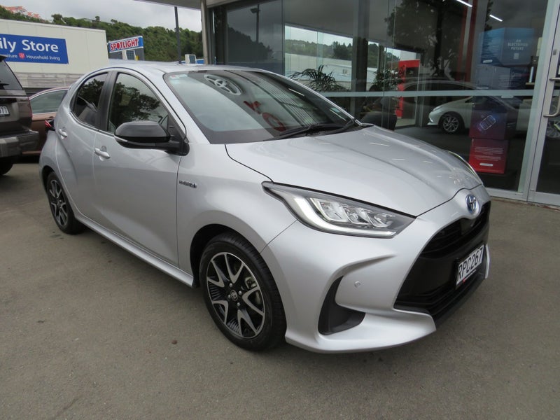 2021 Toyota Yaris ZR 1.5P HV ECVT FWD image 2