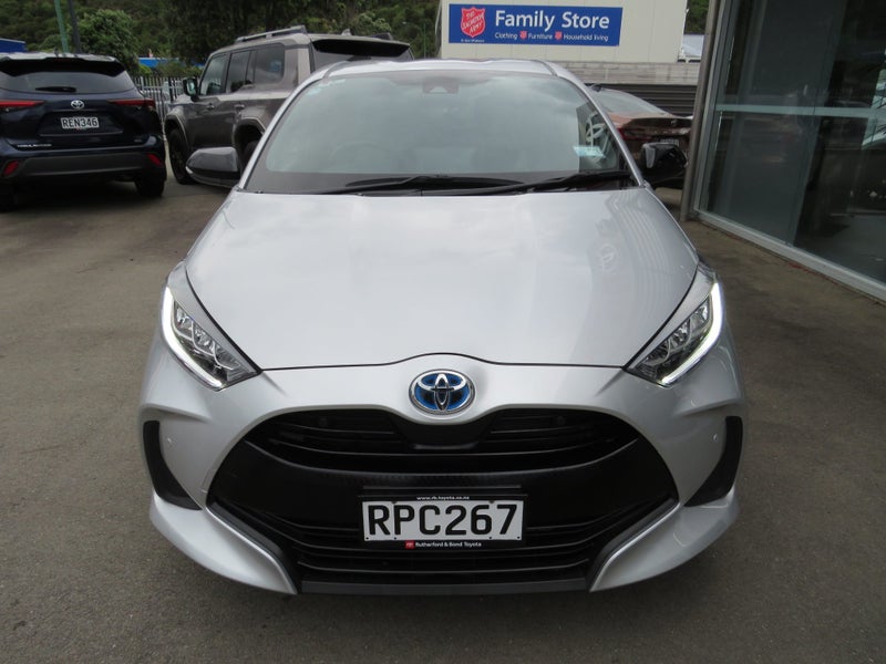 2021 Toyota Yaris ZR 1.5P HV ECVT FWD image 3