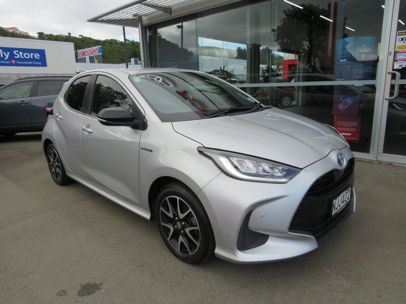 2021 Toyota Yaris ZR 1.5P HV ECVT FWD HB image 2