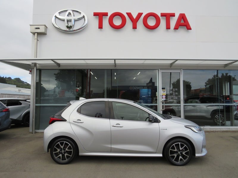 2021 Toyota Yaris ZR 1.5P HV ECVT FWD HB image 4