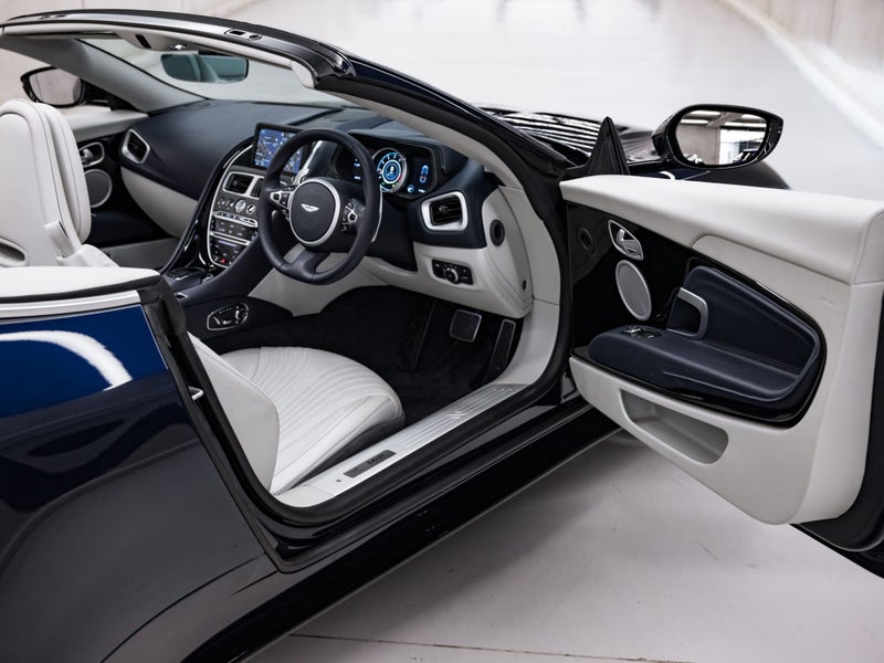 2022 Aston Martin DB11 V8 Volante image 4