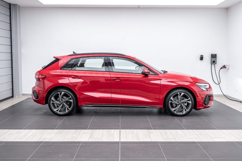 2022 Audi A3 40 TFSI QUATTRO S LINE image 2