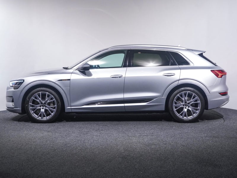 2022 Audi e-tron 55 300kW quattro image 3