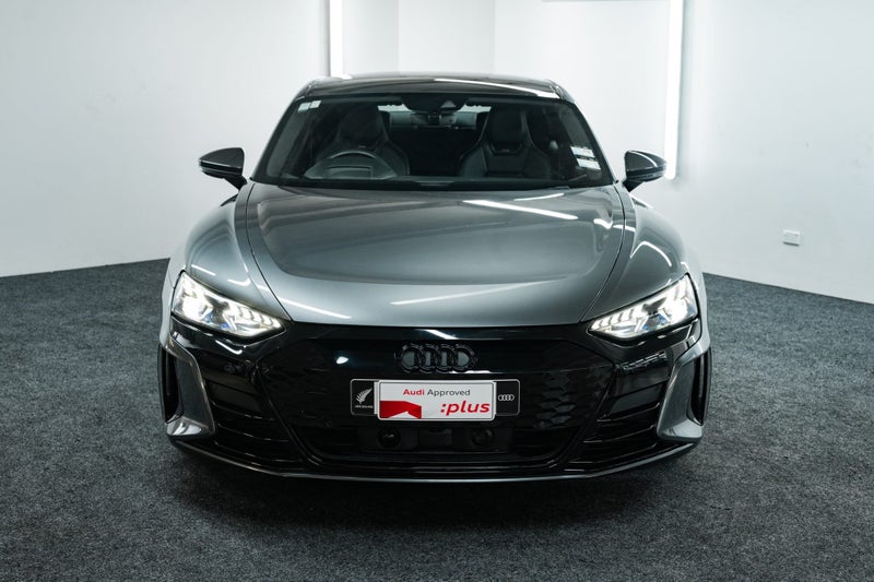 2022 Audi e-tron RS GT image 2