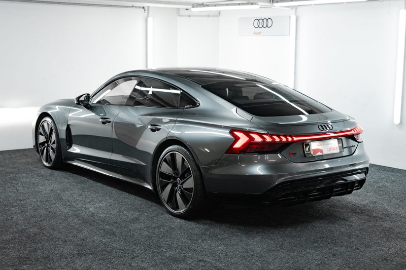 2022 Audi e-tron RS GT image 3