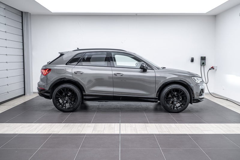2022 Audi Q3 35 TFSI ADVANCED image 2