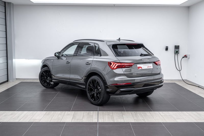 2022 Audi Q3 35 TFSI ADVANCED image 3