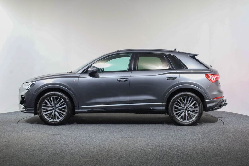 2022 Audi Q3 S-line 45 180kW quattro image 3