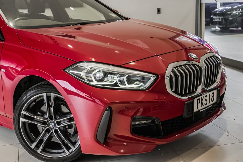 2022 BMW 118i 1.5PT/7AT image 3