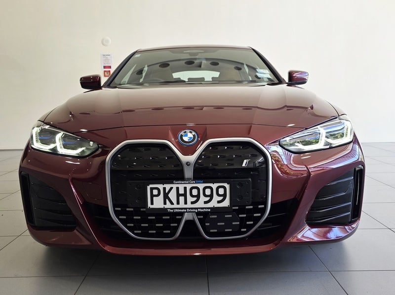 2022 BMW i4 eDrive40 Sport image 2