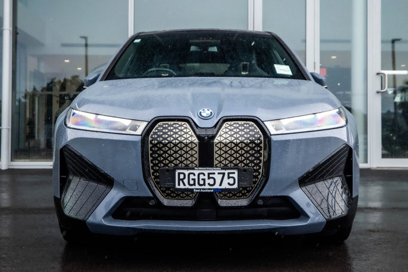 2022 BMW iX iX xDrive40 image 2