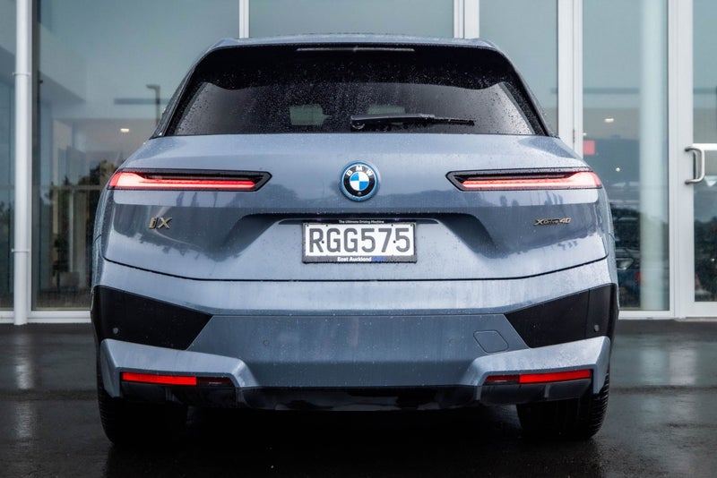2022 BMW iX iX xDrive40 image 3