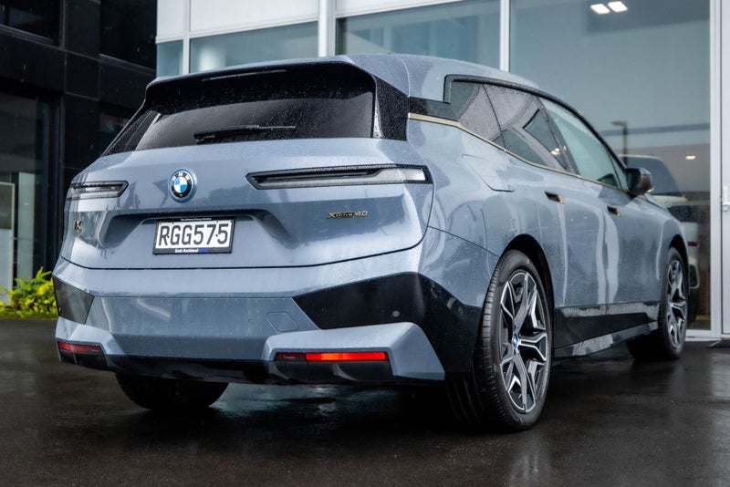 2022 BMW iX iX xDrive40 image 5