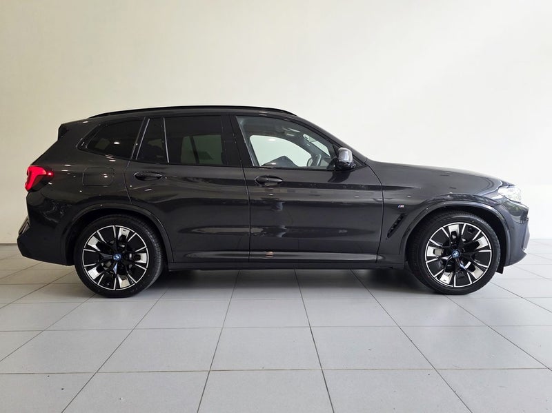 2022 BMW iX3 M Sport Impressive image 3